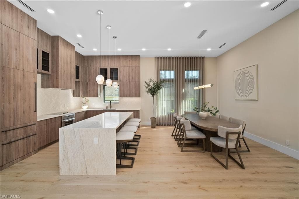 1364 Cypress Woods DR, NAPLES FL 34103-10