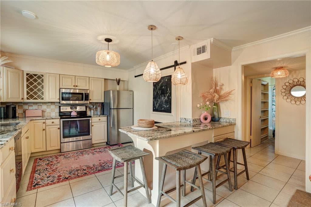 7146 Congdon RD, FORT MYERS FL 33908-15