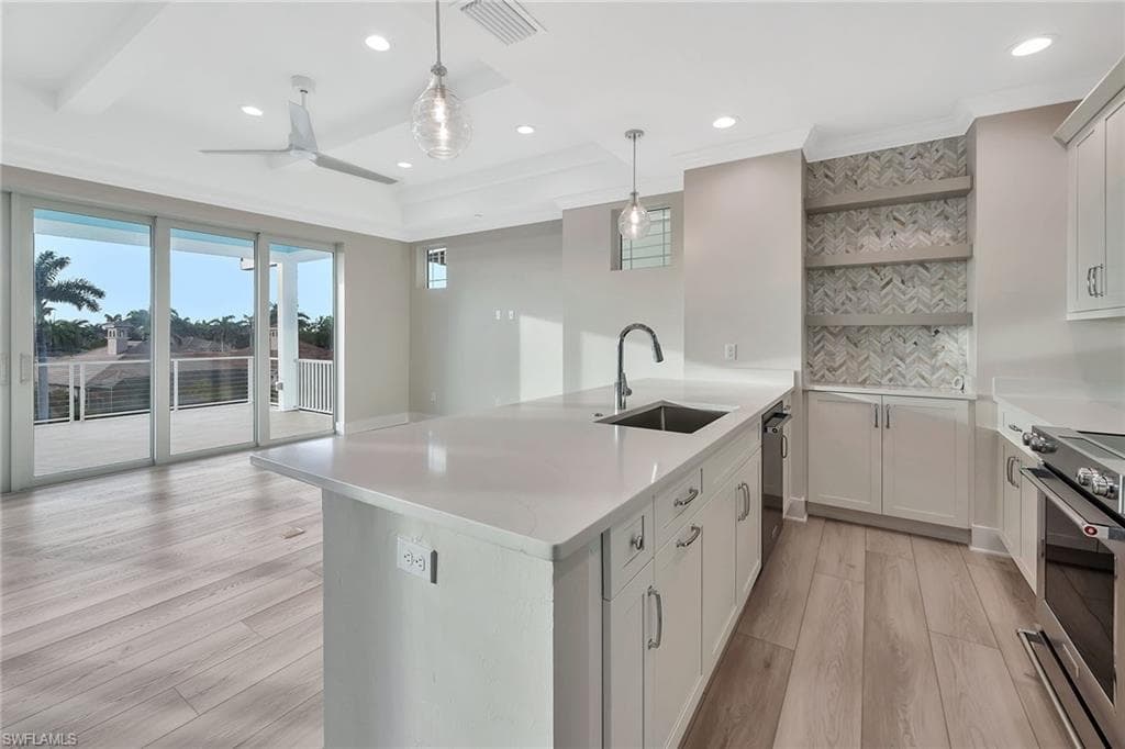 5870 Shell Cove DR, CAPE CORAL FL 33914-21