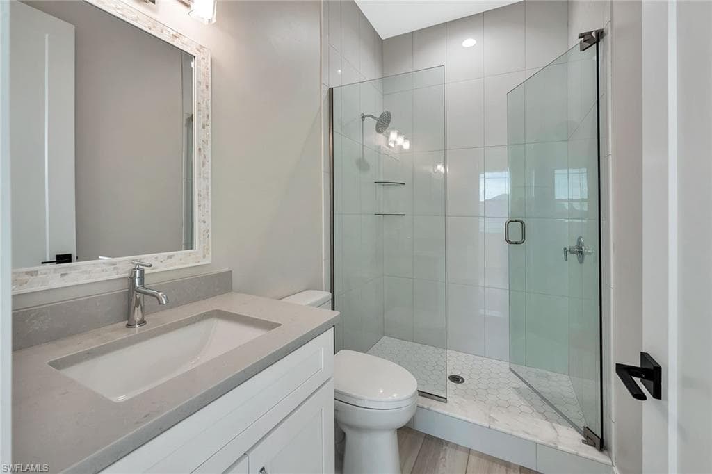 5870 Shell Cove DR, CAPE CORAL FL 33914-33