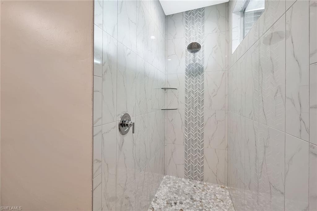 5870 Shell Cove DR, CAPE CORAL FL 33914-39