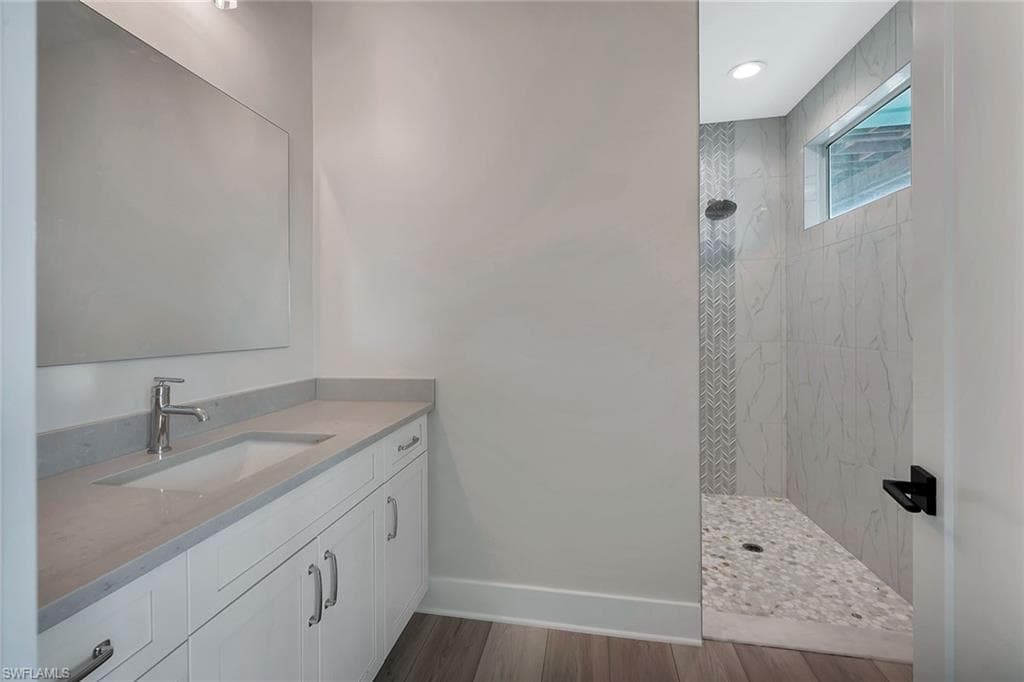 5870 Shell Cove DR, CAPE CORAL FL 33914-38