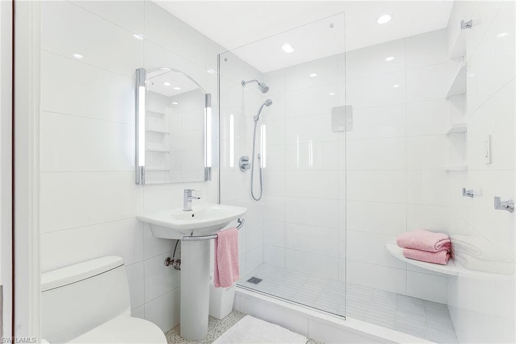 1088 Wisconsin DR, NAPLES FL 34103-12