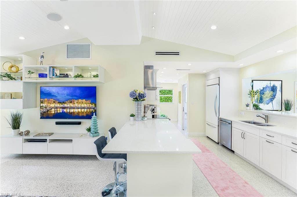 1088 Wisconsin DR, NAPLES FL 34103-4