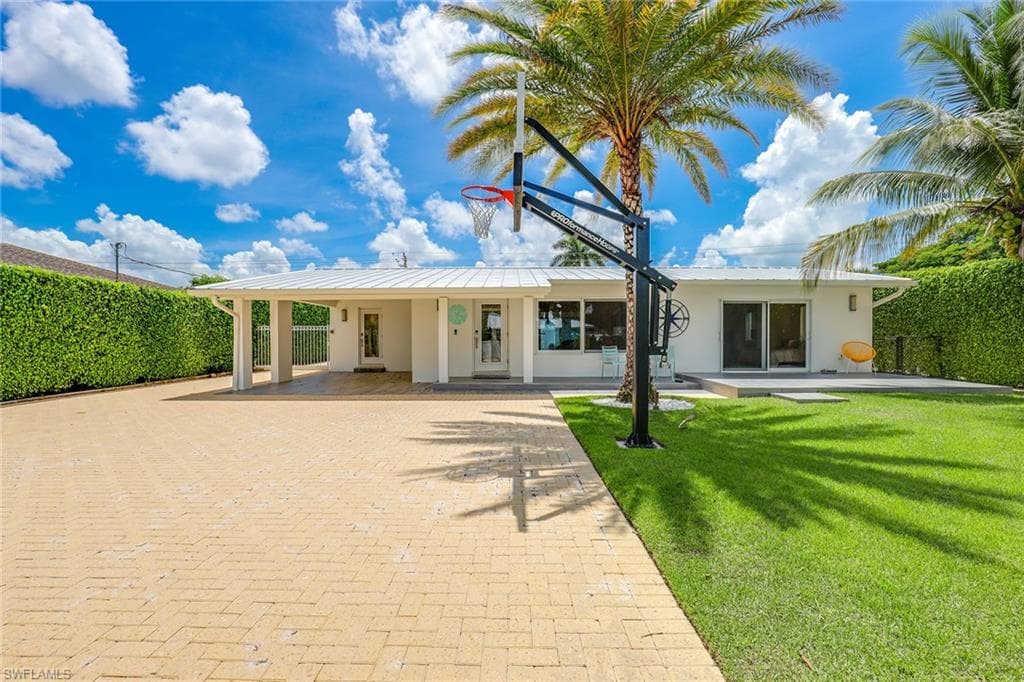 1088 Wisconsin DR, NAPLES FL 34103-19