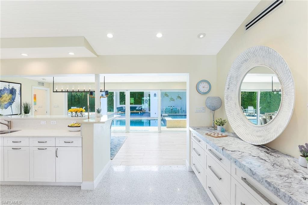 1088 Wisconsin DR, NAPLES FL 34103-7