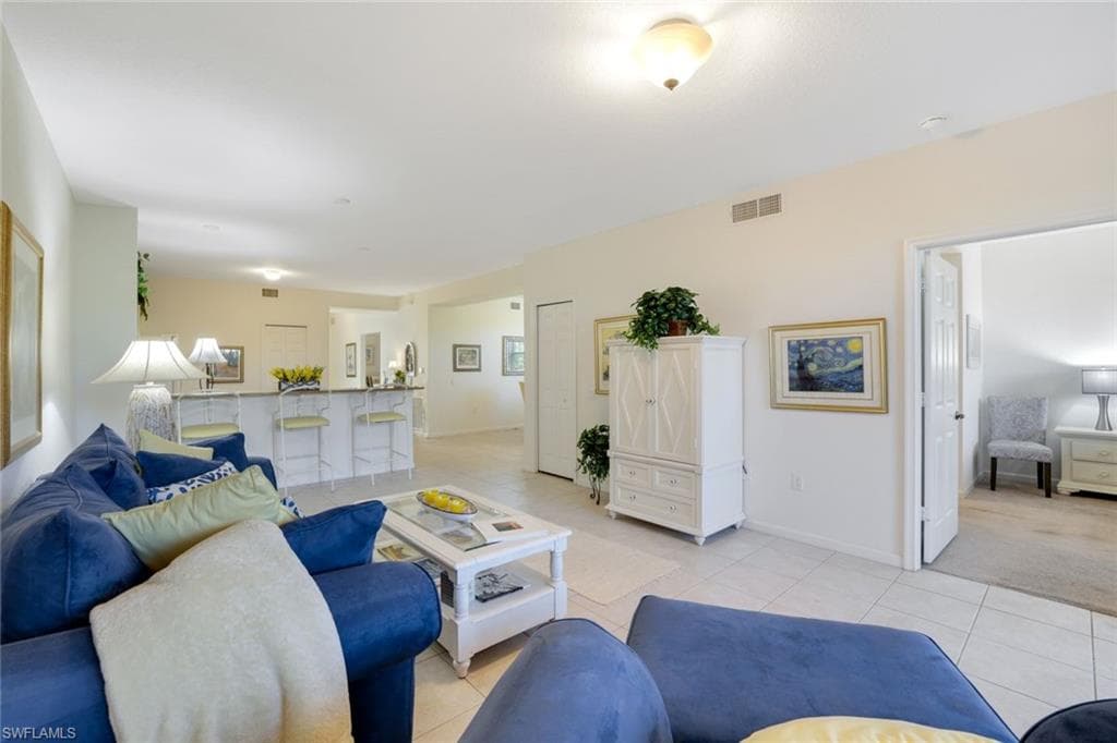 10049 Heather LN # 101, NAPLES FL 34119-5