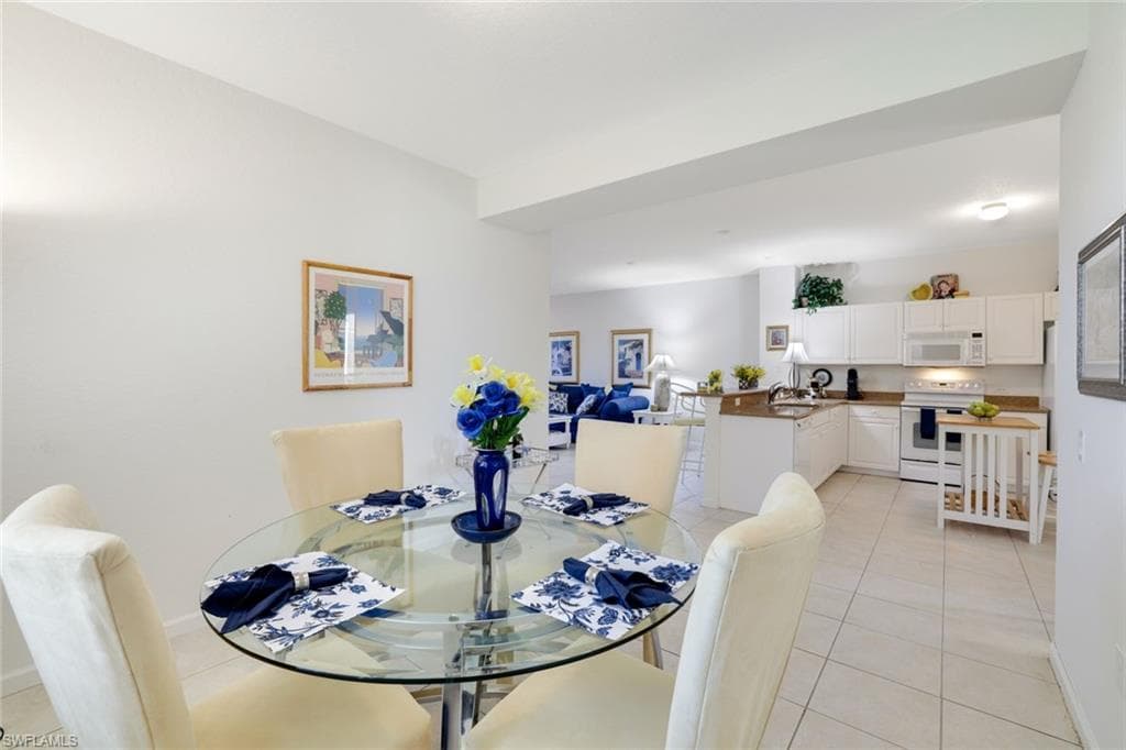 10049 Heather LN # 101, NAPLES FL 34119-12