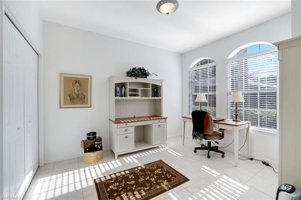 10049 Heather LN # 101, NAPLES FL 34119-21