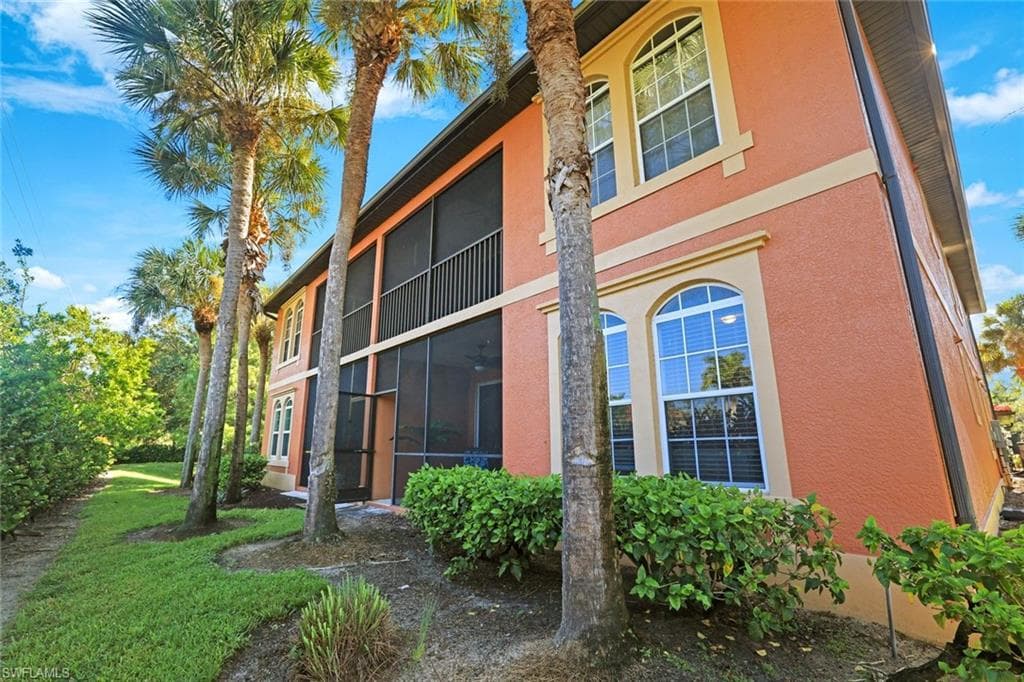 10049 Heather LN # 101, NAPLES FL 34119-24