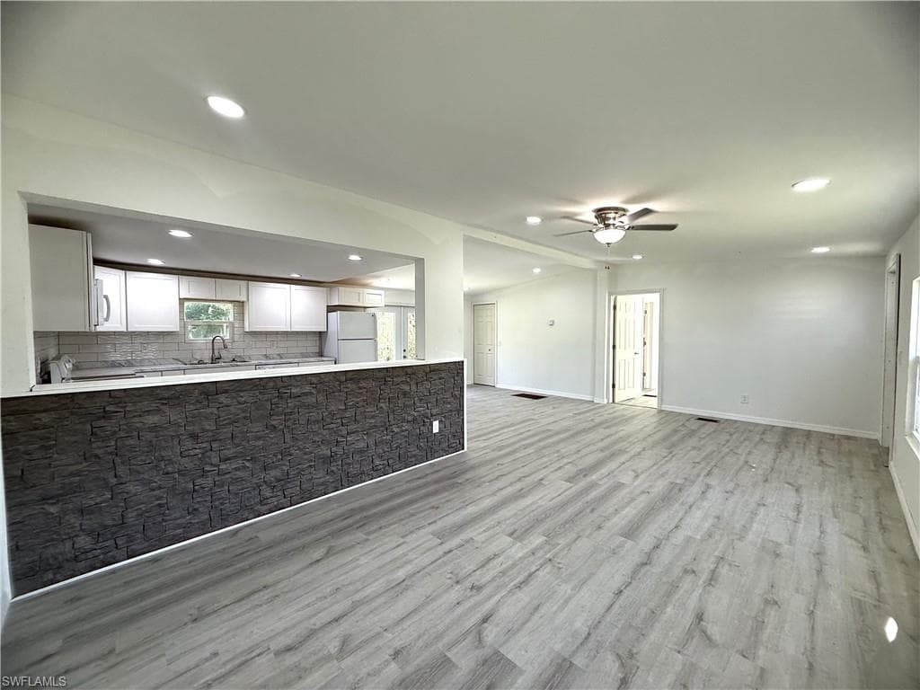 1982 Laurel LN, NORTH FORT MYERS FL 33917-5