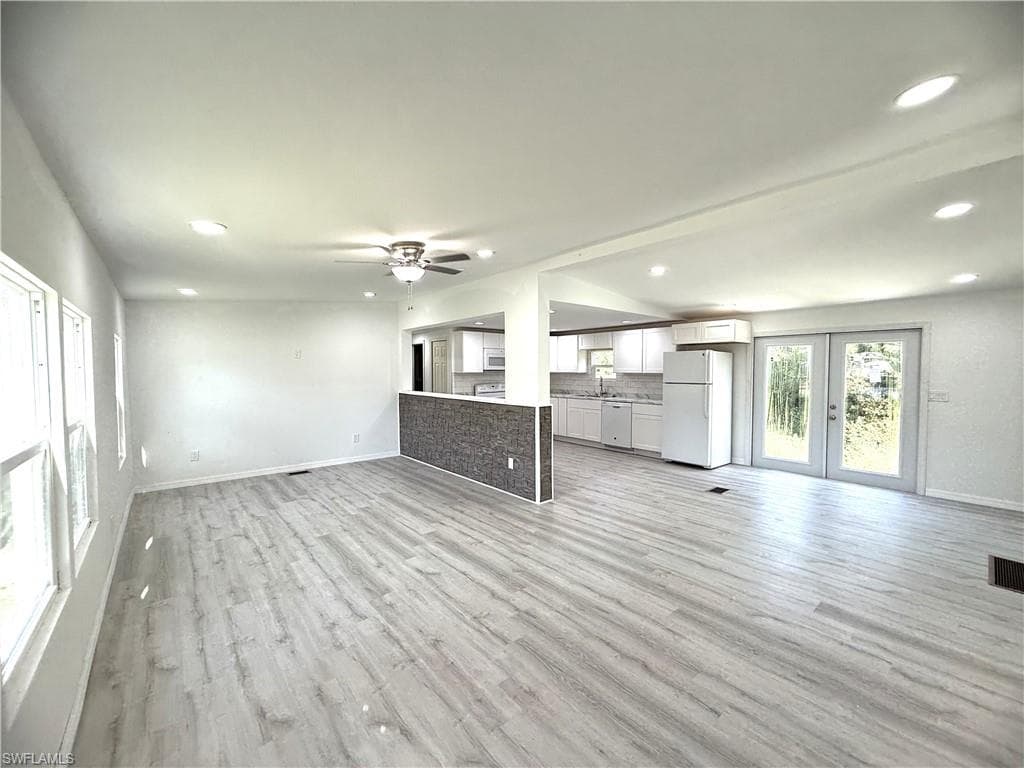 1982 Laurel LN, NORTH FORT MYERS FL 33917-2