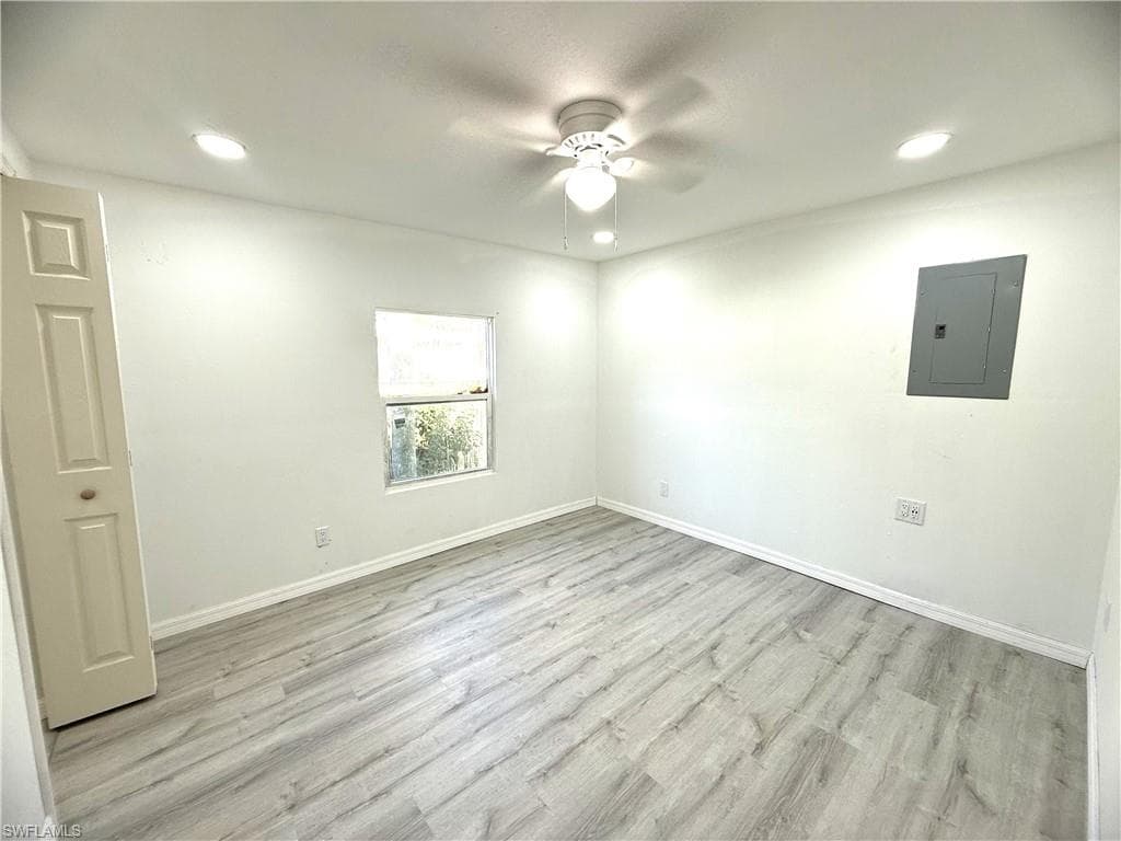 1982 Laurel LN, NORTH FORT MYERS FL 33917-8