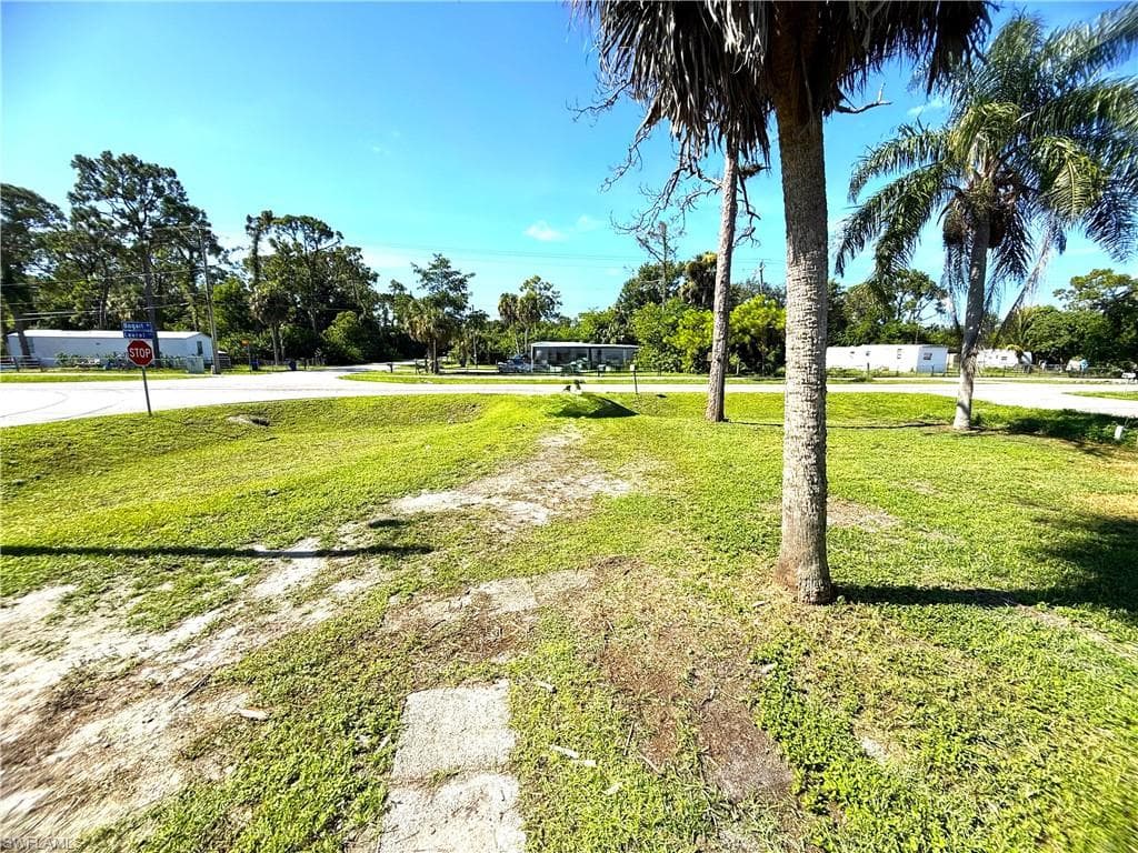 1982 Laurel LN, NORTH FORT MYERS FL 33917-28