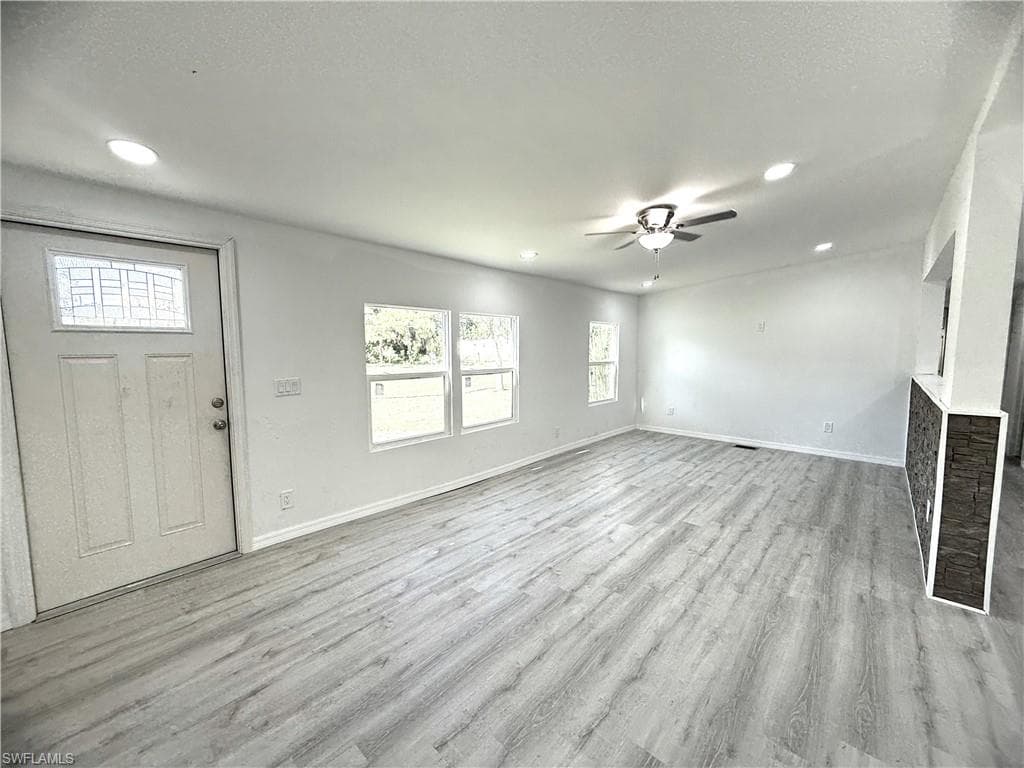 1982 Laurel LN, NORTH FORT MYERS FL 33917-3