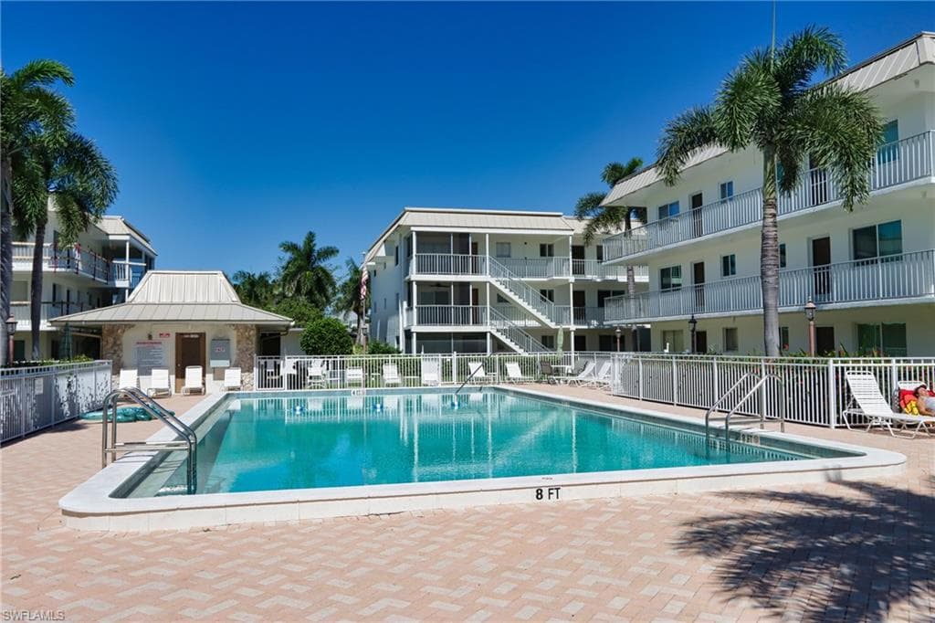 766 Central AVE # 112, NAPLES FL 34102-16