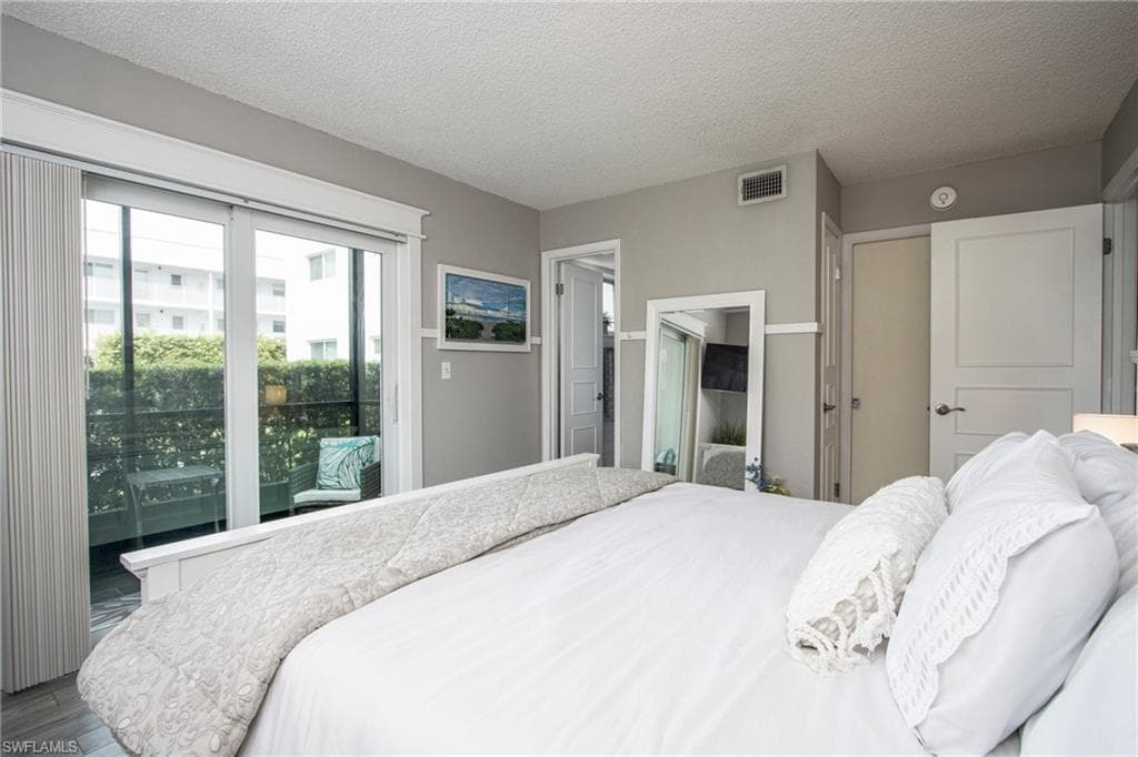 766 Central AVE # 112, NAPLES FL 34102-8