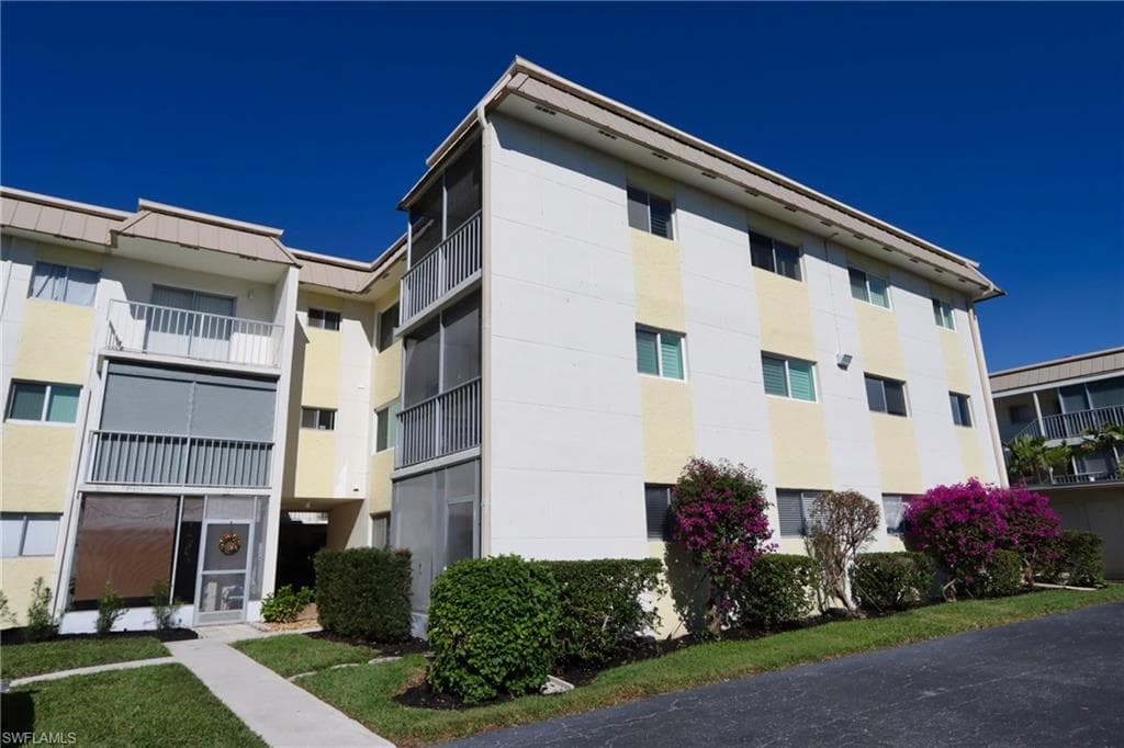 766 Central AVE # 112, NAPLES FL 34102-17