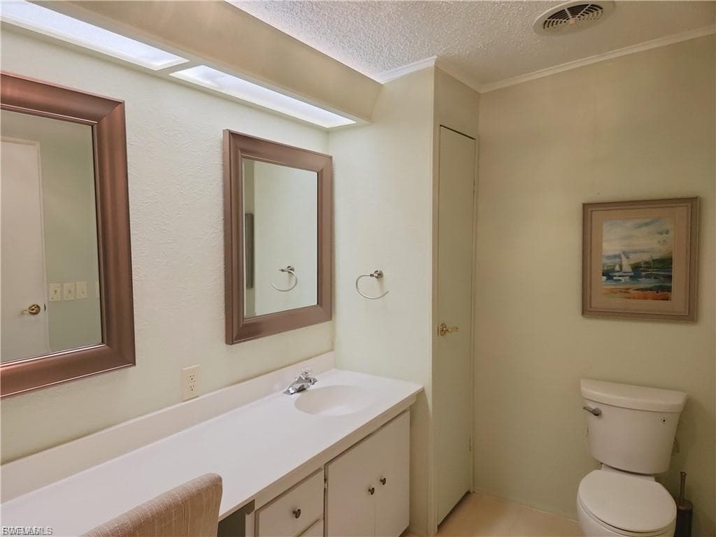 10401 Circle Pine RD, NORTH FORT MYERS FL 33903-15