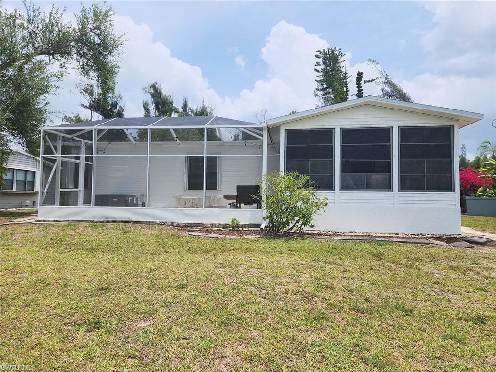 10401 Circle Pine RD, NORTH FORT MYERS FL 33903-2
