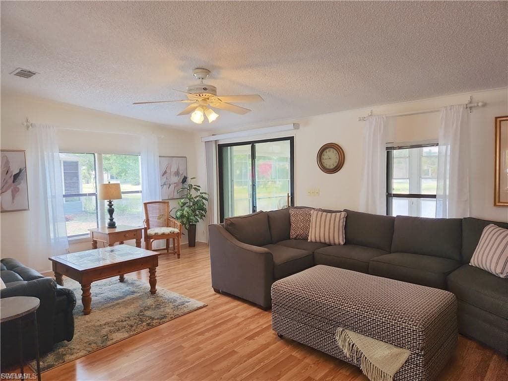 10401 Circle Pine RD, NORTH FORT MYERS FL 33903-8