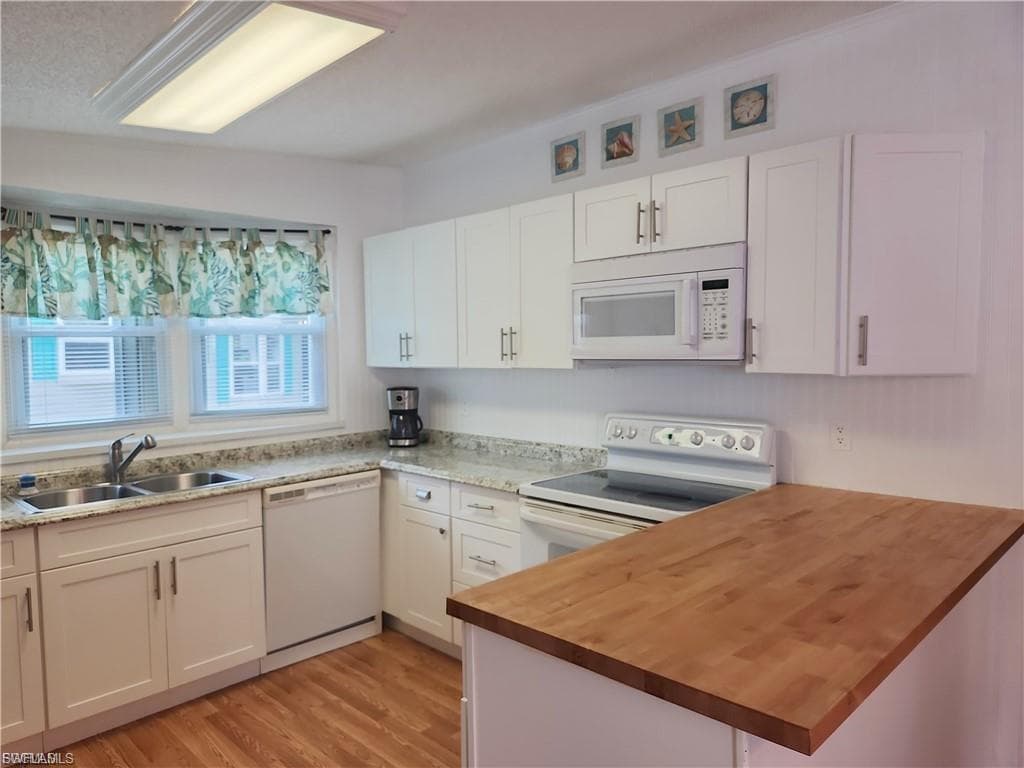10401 Circle Pine RD, NORTH FORT MYERS FL 33903-3