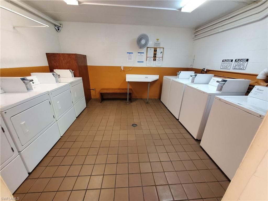 2366 E Mall DR # 421, FORT MYERS FL 33901-17