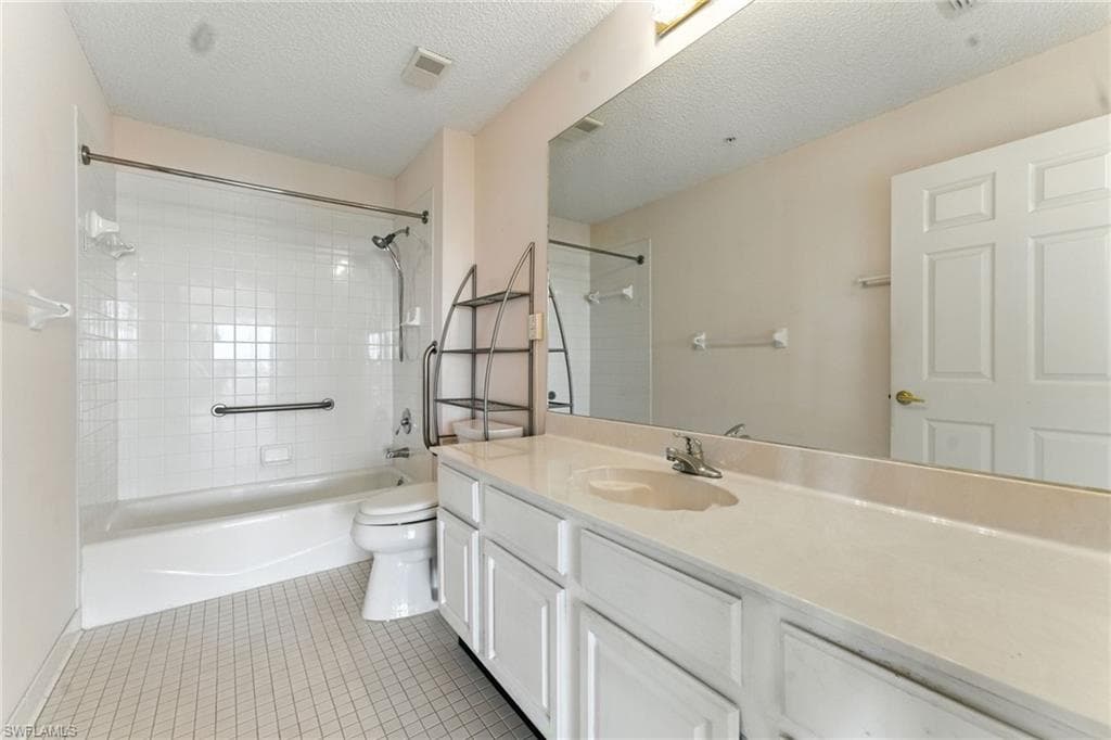 900 Arbor Lake DR # 501, NAPLES FL 34110-25