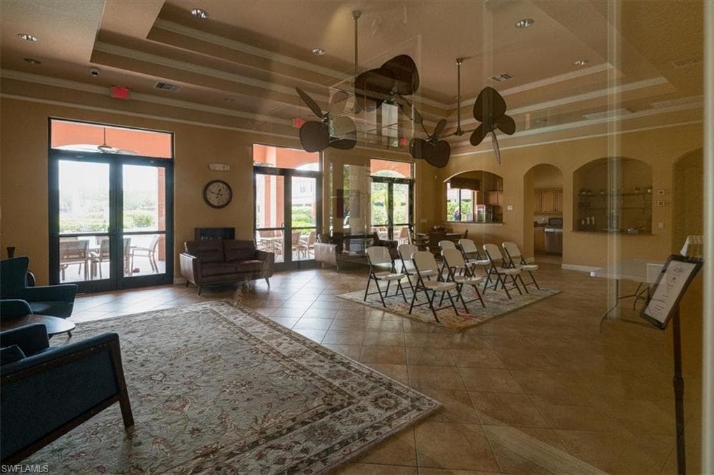 7918 BRISTOL CIR, NAPLES FL 34120-35