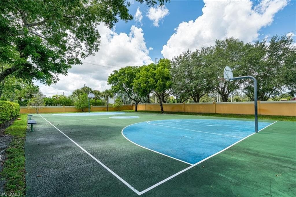 7918 BRISTOL CIR, NAPLES FL 34120-40