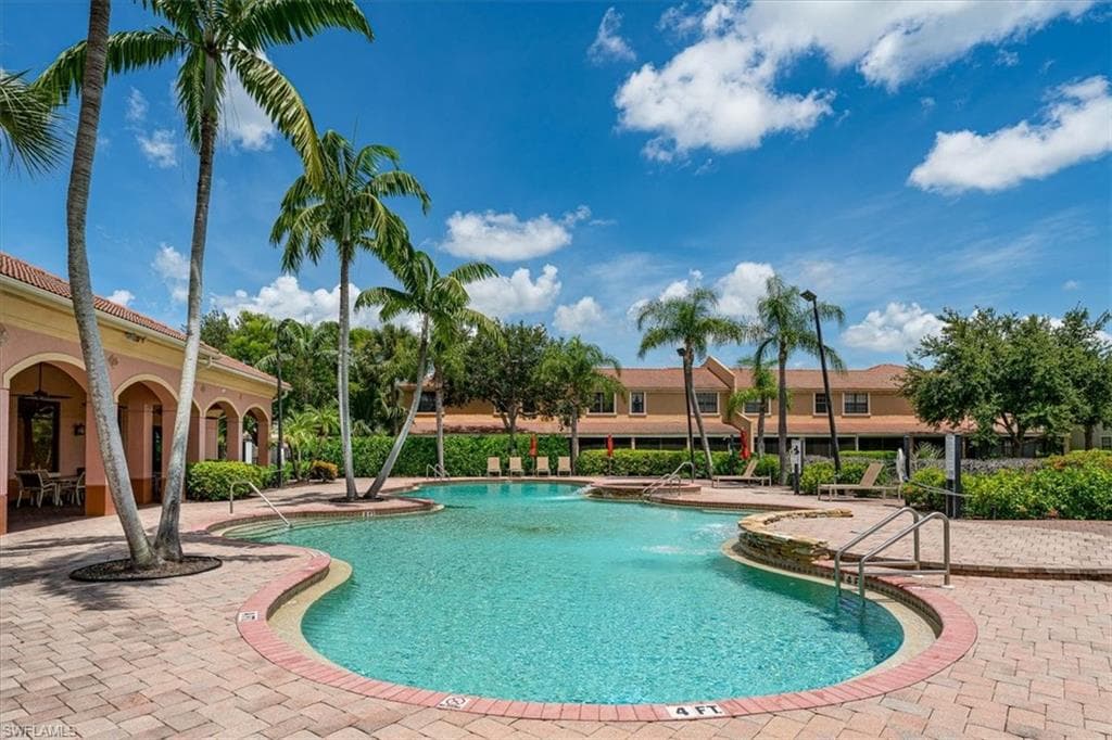 7918 BRISTOL CIR, NAPLES FL 34120-36
