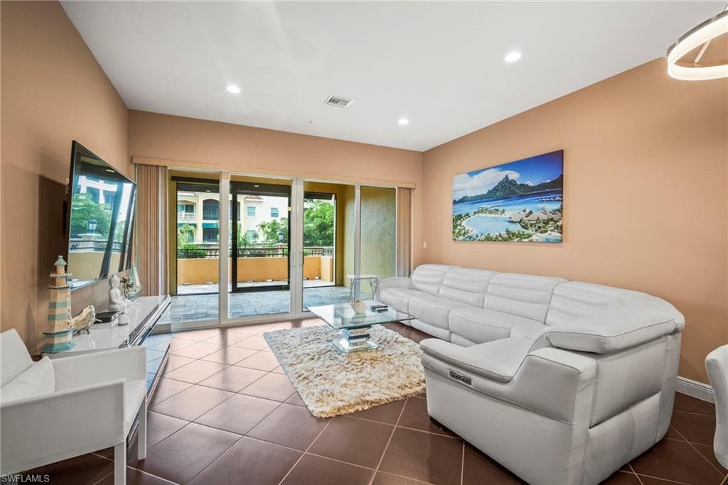 21460 Strada Nuova CIR # B213, ESTERO FL 33928-13