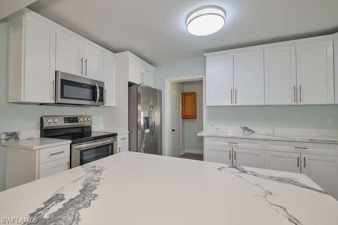 4370 Deleon ST, FORT MYERS FL 33901-8