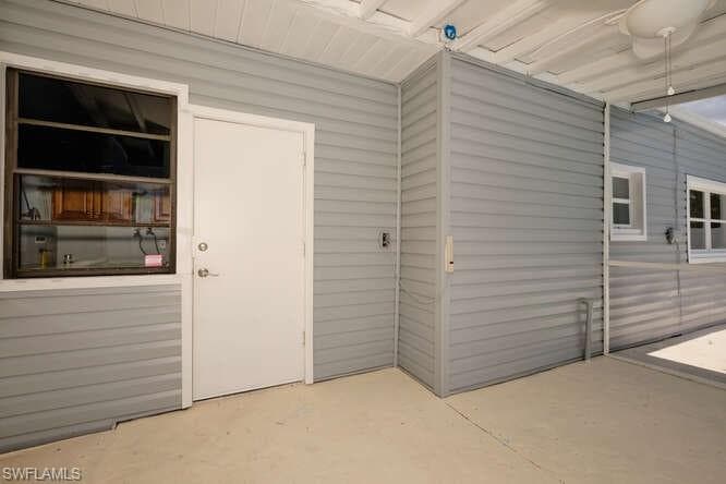 4370 Deleon ST, FORT MYERS FL 33901-39