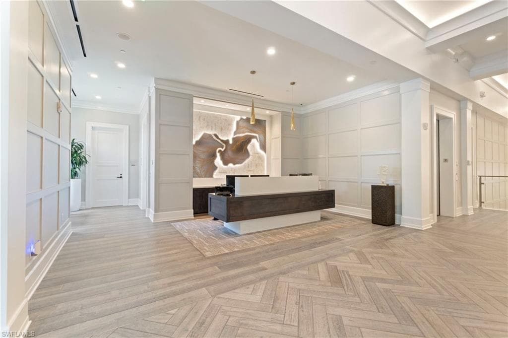 11242 Five Oaks LN, NAPLES FL 34120-31