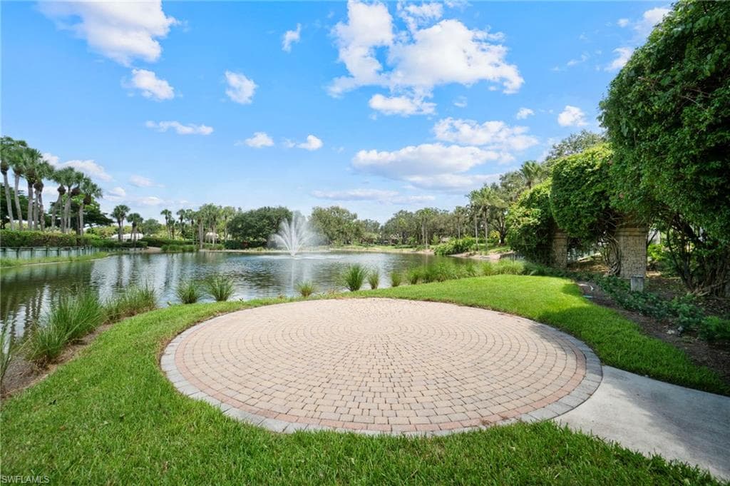 11242 Five Oaks LN, NAPLES FL 34120-39