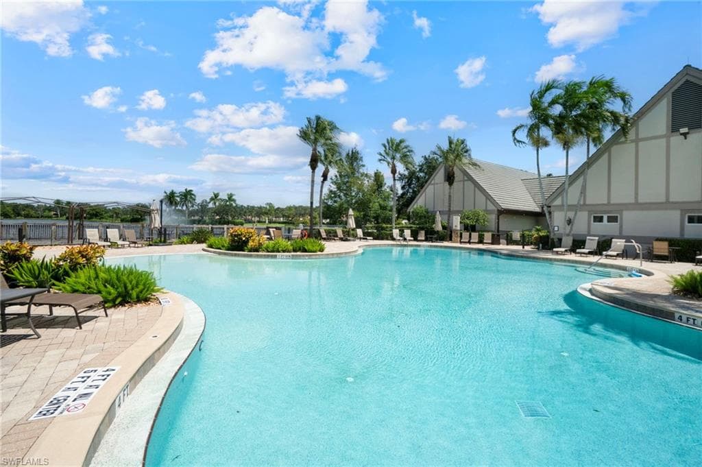 11242 Five Oaks LN, NAPLES FL 34120-38