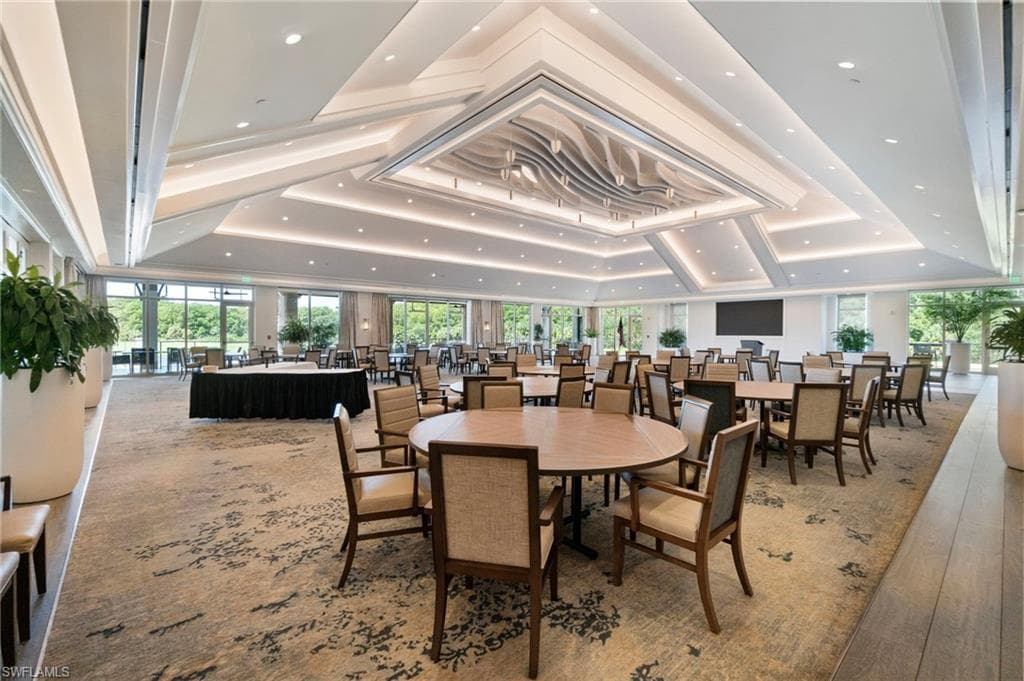 11242 Five Oaks LN, NAPLES FL 34120-20