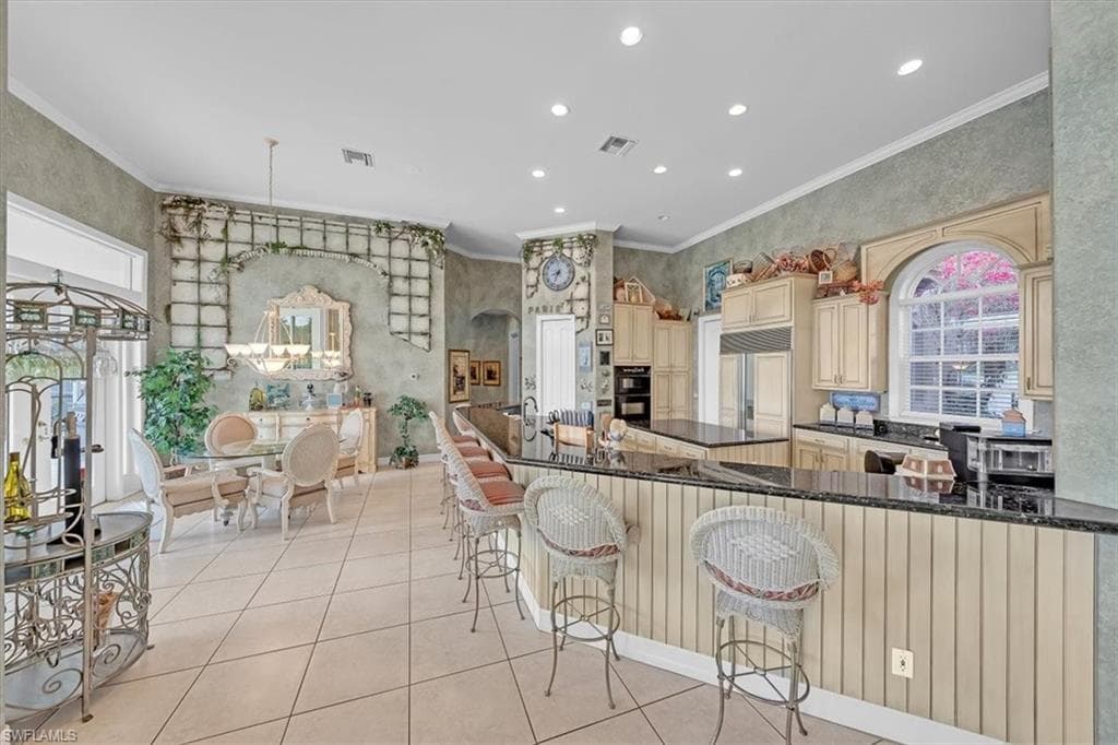 2339 Alexander Palm DR, NAPLES FL 34105-12