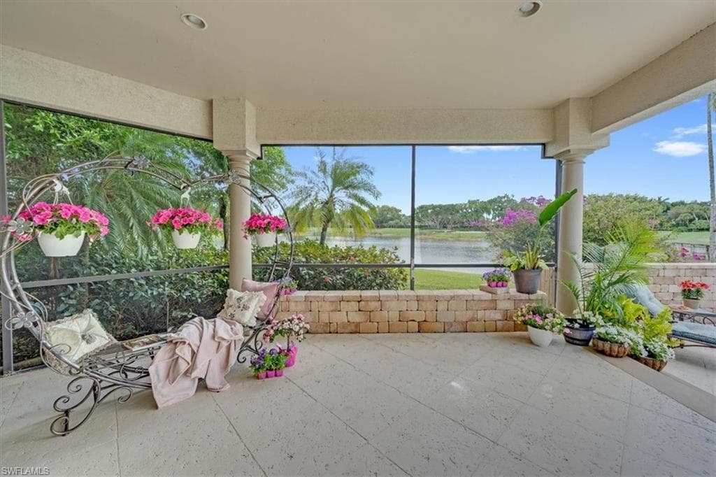 2339 Alexander Palm DR, NAPLES FL 34105-16