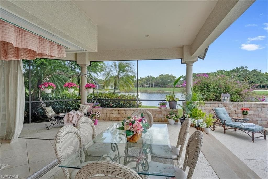 2339 Alexander Palm DR, NAPLES FL 34105-15