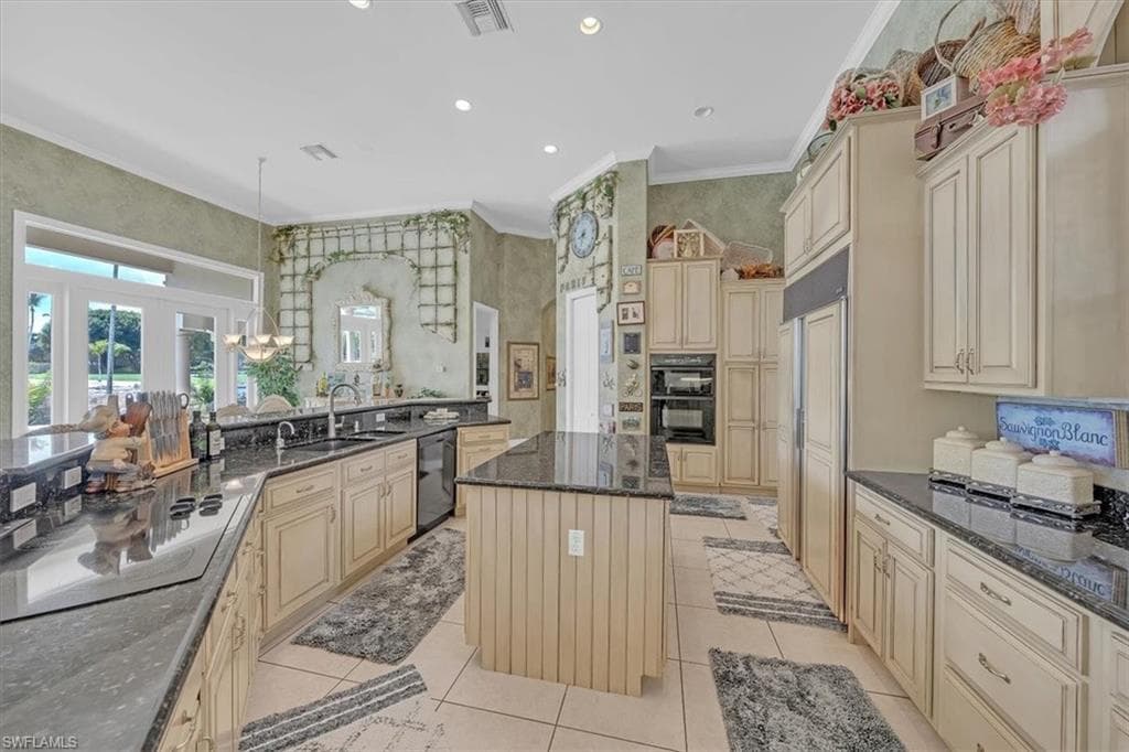 2339 Alexander Palm DR, NAPLES FL 34105-8