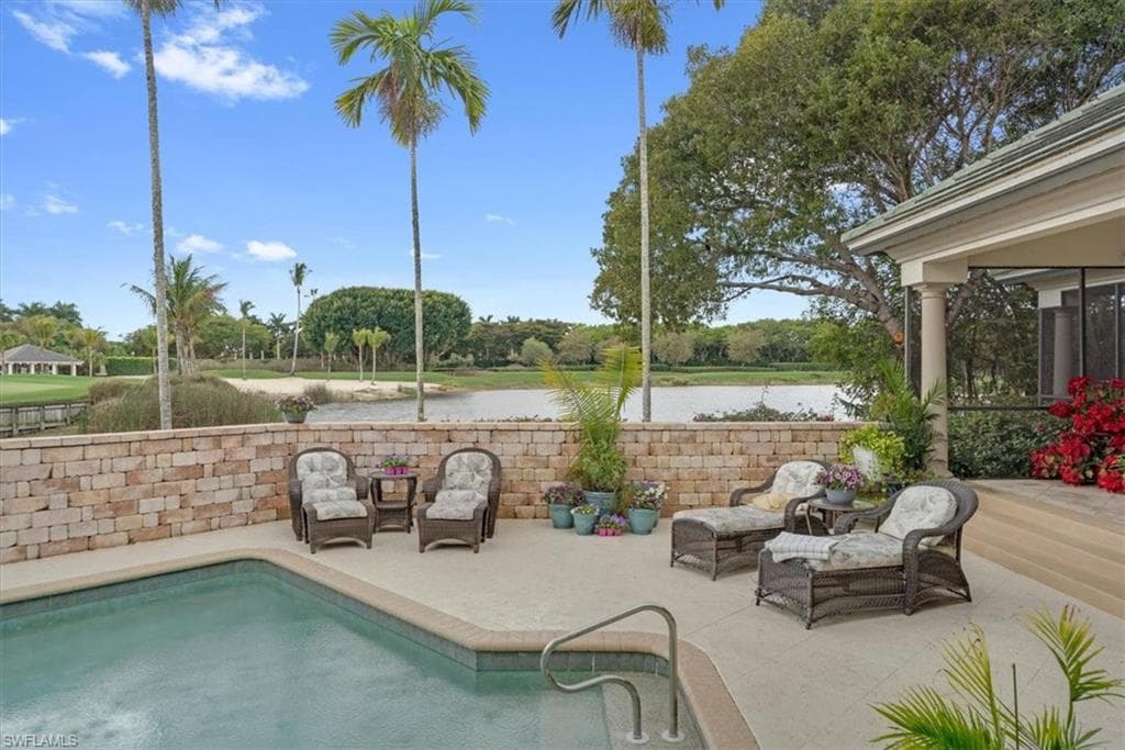 2339 Alexander Palm DR, NAPLES FL 34105-39