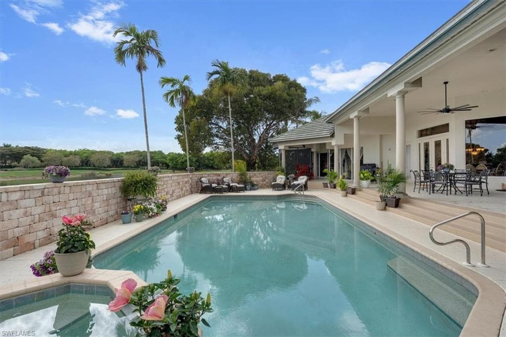 2339 Alexander Palm DR, NAPLES FL 34105-30