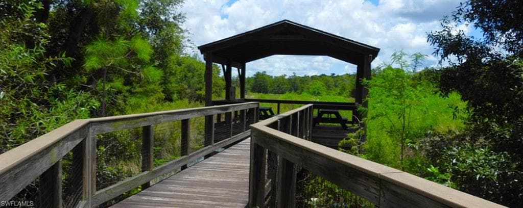 7631 Jacaranda LN, NAPLES FL 34114-37