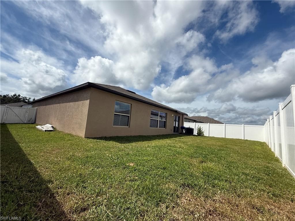 39889 NW Harmon Grove CT, ZEPHYRHILLS FL 33540-43