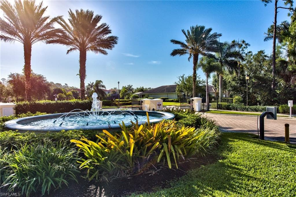 12859 Carrington CIR # 202, NAPLES FL 34105-21