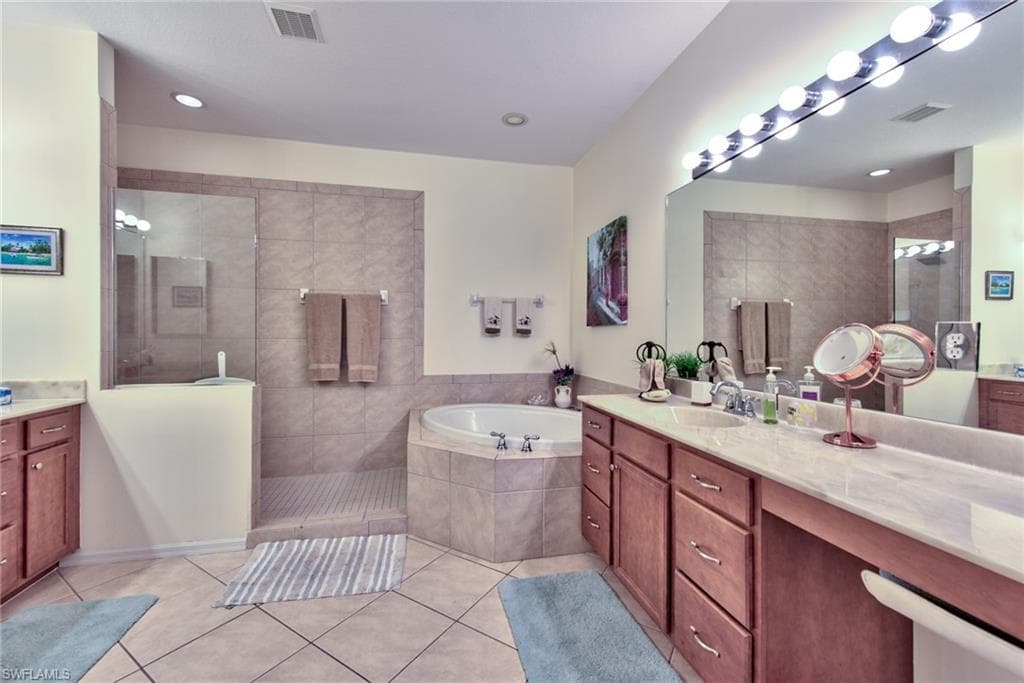 12859 Carrington CIR # 202, NAPLES FL 34105-8