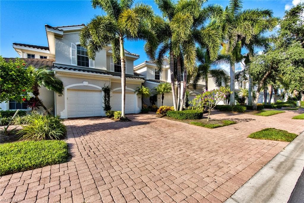 12859 Carrington CIR # 202, NAPLES FL 34105-18