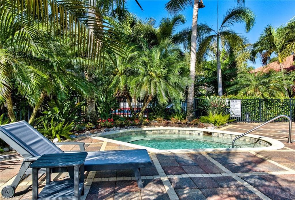 12859 Carrington CIR # 202, NAPLES FL 34105-24